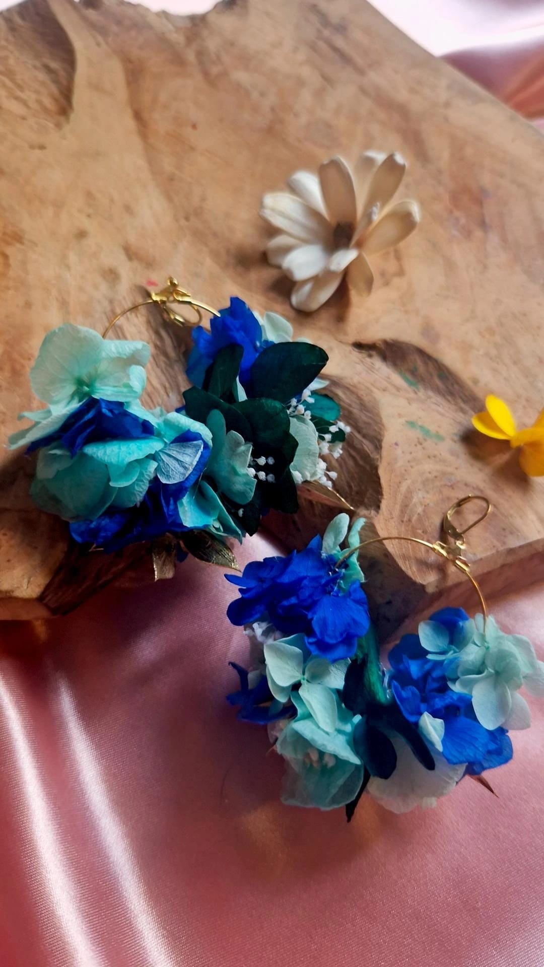 Boucle d'oreille florale LIZZY préservée