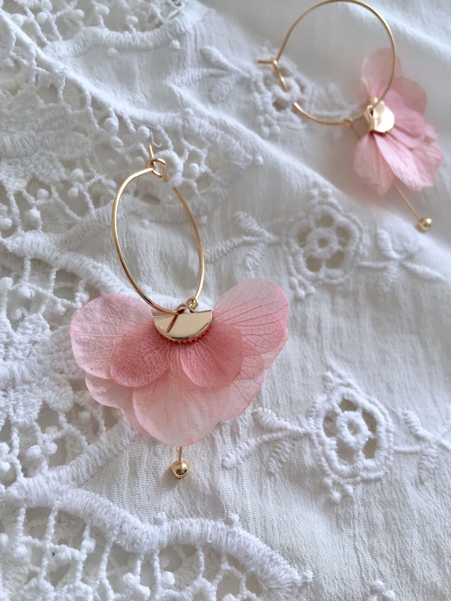 Boucle d'oreille florale LIZZY préservée