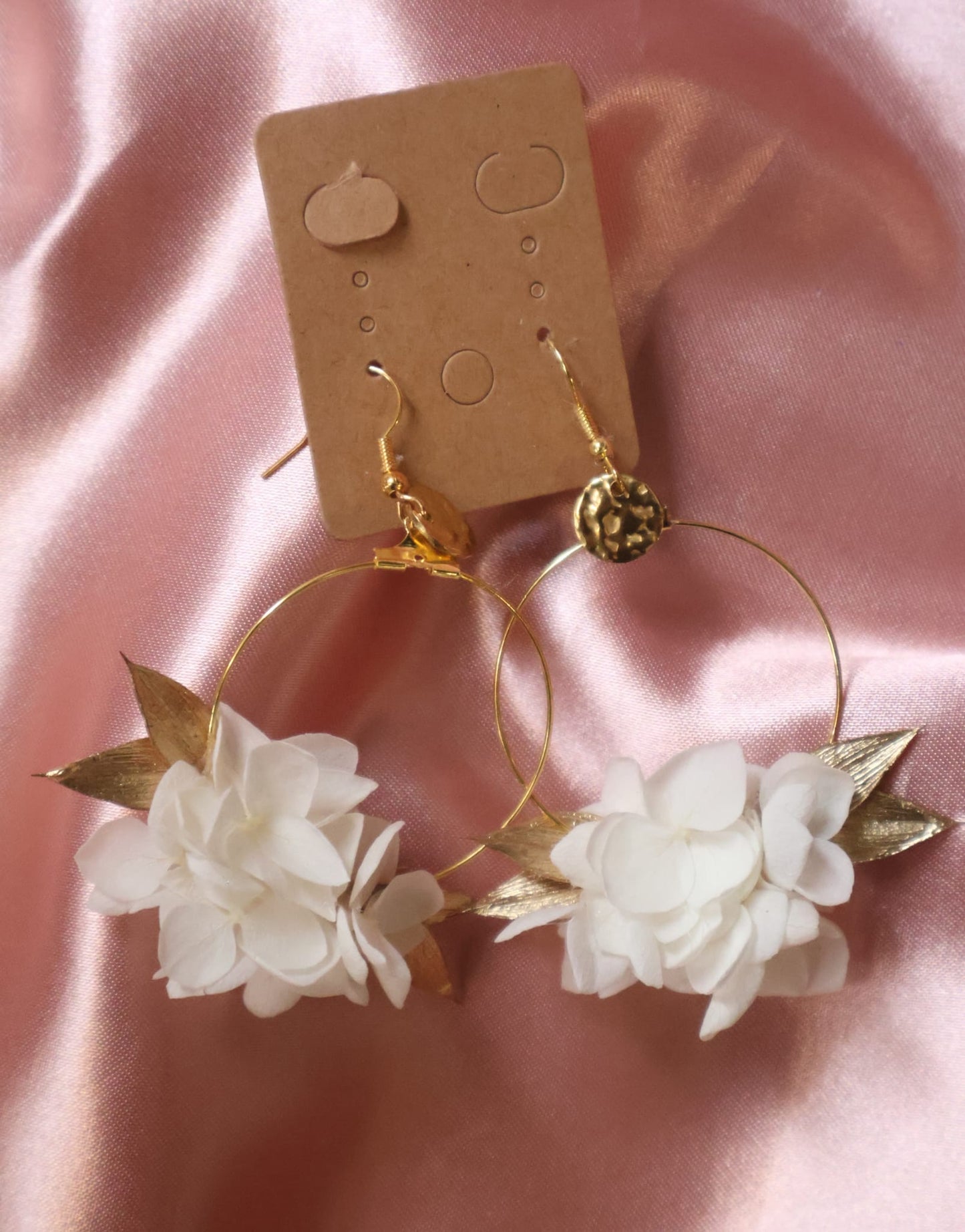 WHITE | Preserved Floral Earrings