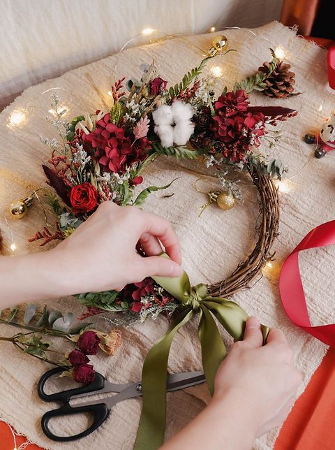 Create Your Dried Flower Christmas Wreath Workshop | Private