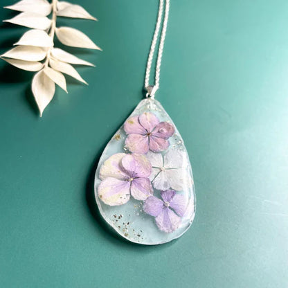 Atelier de création de bijoux en résine florale | Privé