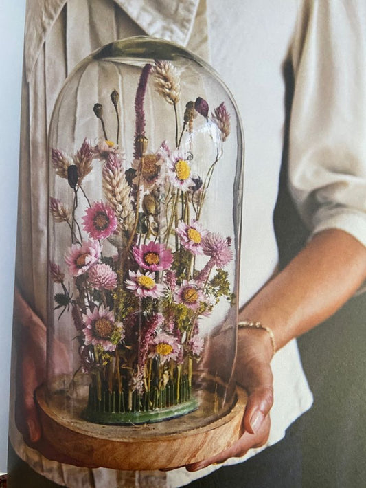 Atelier Créer une cloche de fleurs séchées à Paris 