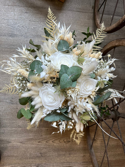 Ensemble bouquet de fleurs séchées / épingle pour hommes / couronne de cheveux / roses bouquet de mariée fleurs séchées mariage boho 